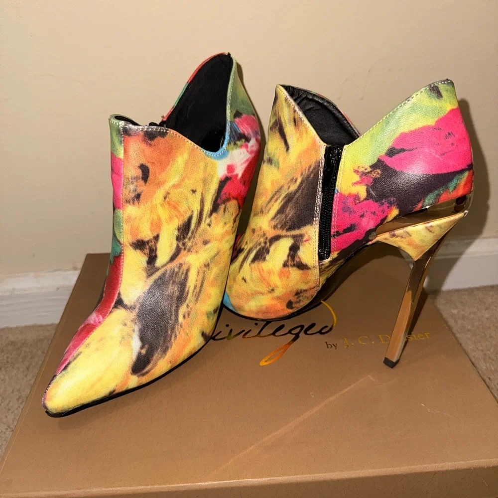 Privileged Floral Ankle Booties - Picture 2 of 5